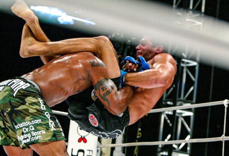 2004年6月、ジャクソンがヒカルド・アローナ戦で見せた衝撃的なパワーボム（1枚目／全4枚）©Susumu Nagao