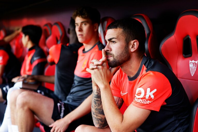 「クボ、ユニホームお願い」来季のレアル去就報道が出てもマジョルカで愛される久保建英…「残留か降格の最終節」で輝くか〈撮影者の視点〉(4)