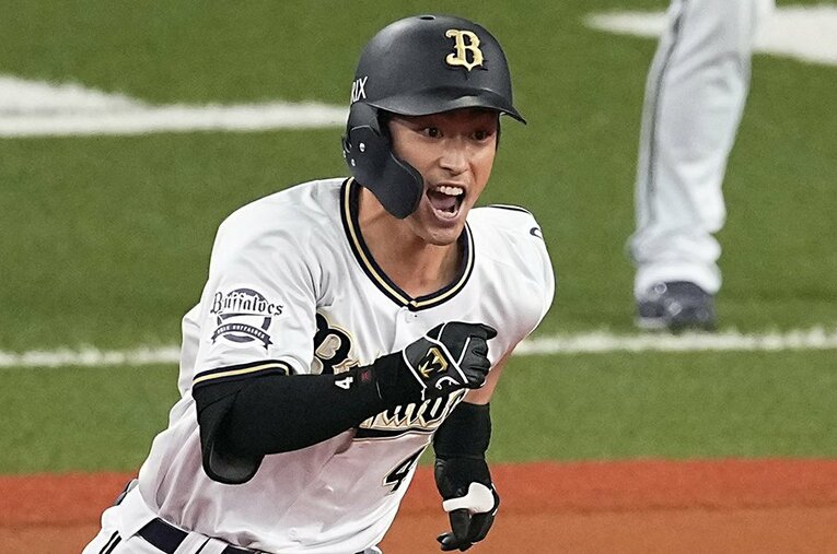12日の広島戦で走者一掃のスリーベースを放った福田周平。1番打者として11年ぶりの交流戦優勝に大きく貢献した ／ photograph by KYODO