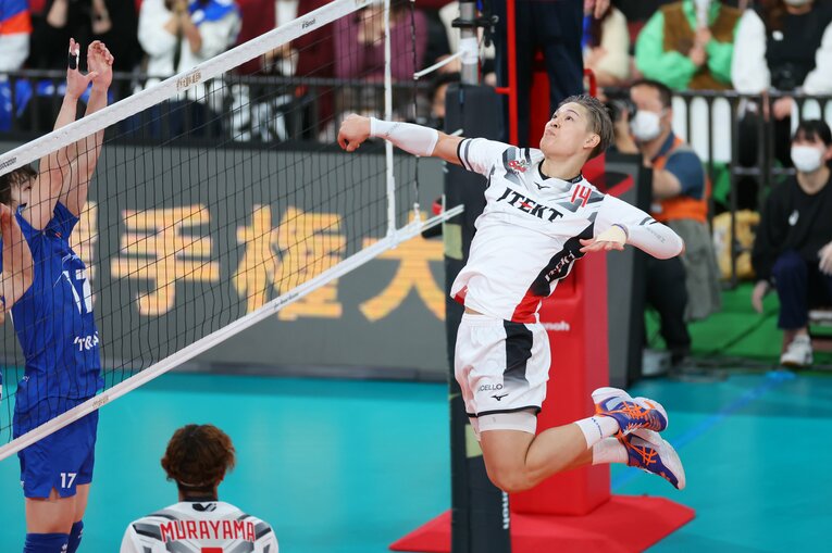 オポジットとしては小柄な186cmだが、パワフルなアタックで攻撃を牽引する西田有志（ジェイテクトSTINGS）©︎YUTAKA/AFLO SPORT