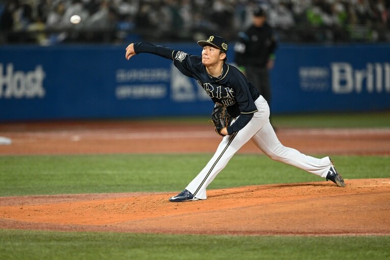 マウンド上で圧倒的な存在感を見せる山本由伸　©Nanae Suzuki