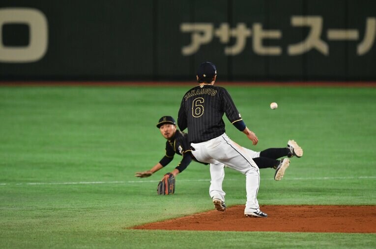 2017年WBC　菊池涼介の天才プレー集（21/27）　©BUNGEISHUNJU
