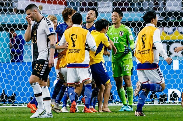 ドイツに勝利して大喜びの日本イレブン　©Kiichi Matsumoto/JMPA