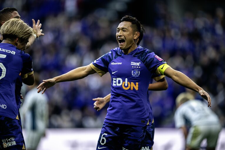 87分、チーム5点目を喜ぶ　©Takuya Sugiyama