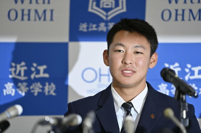 投打でチームを牽引して甲子園に3度出場した近江・山田陽翔（3年）。重圧を跳ね除けた3年間を糧に、プロの世界で活躍を誓った ／ photograph by KYODO