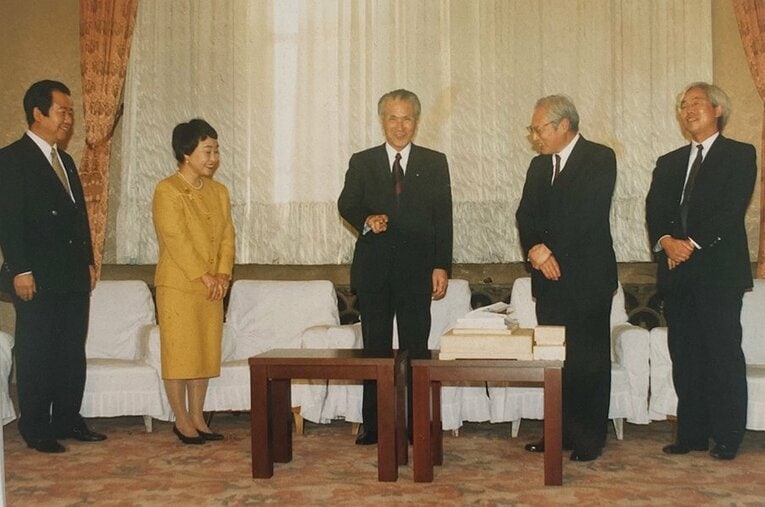 村山富市首相を将棋連盟が表敬訪問 1994年※田丸氏提供