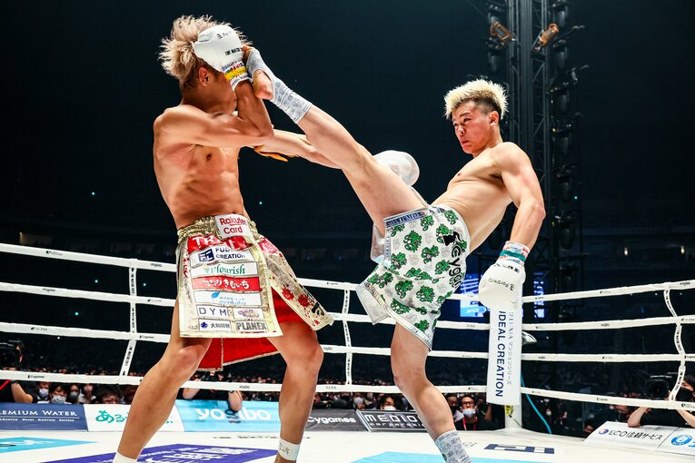 那須川天心の前蹴り　©THE MATCH 2022/Susumu Nagao