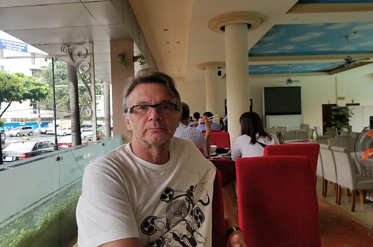 U-18日本代表との一戦の翌日、リラックスした状況でインタビューに応じてくれたフィリップ・トルシエ監督。 ／ photograph by Shuichi Tamura