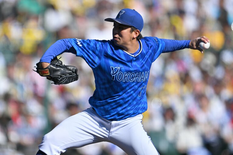 CSファーストステージ初戦で先発したDeNAの東克樹。4回を投げ無失点に抑えた　©︎JIJI PRESS