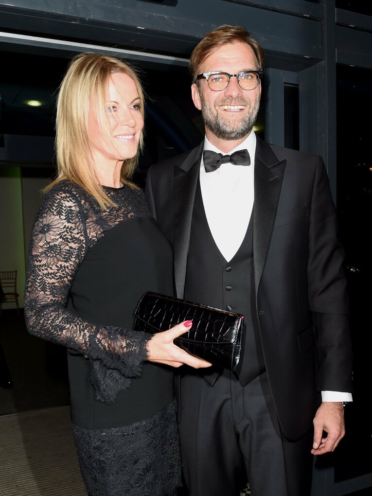 リバプールのクロップ監督と妻・ウラ・サントロック　©AFLO