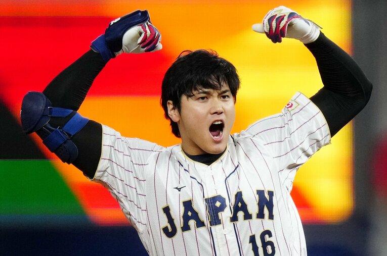 【大谷さんの侍ジャパンでも愛される日常】2023年WBCメキシコ戦9回の大谷翔平。二塁打でチームを鼓舞する（写真は右に続きます）　©Daniel Shirey/Getty Images
