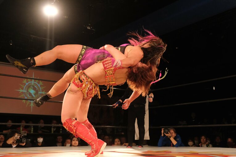 「泣いてんじゃねえ！ってビンタしたけど…」WWEから帰還したSareeeが日本で目指す“プロレス”とは？「ライバルはいればいるほど面白い」(87)