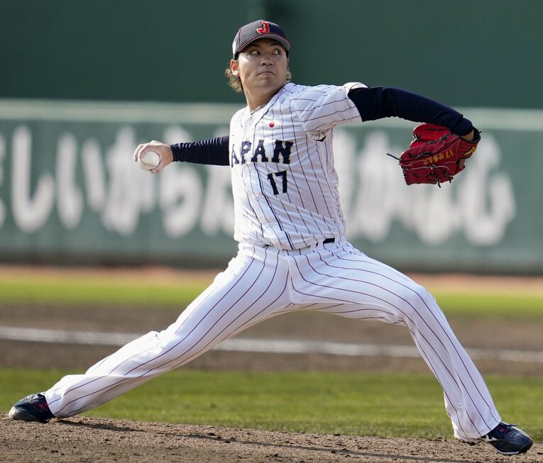 ソフトバンクとの壮行試合で1イニング無失点に抑えた伊藤　©KYODO