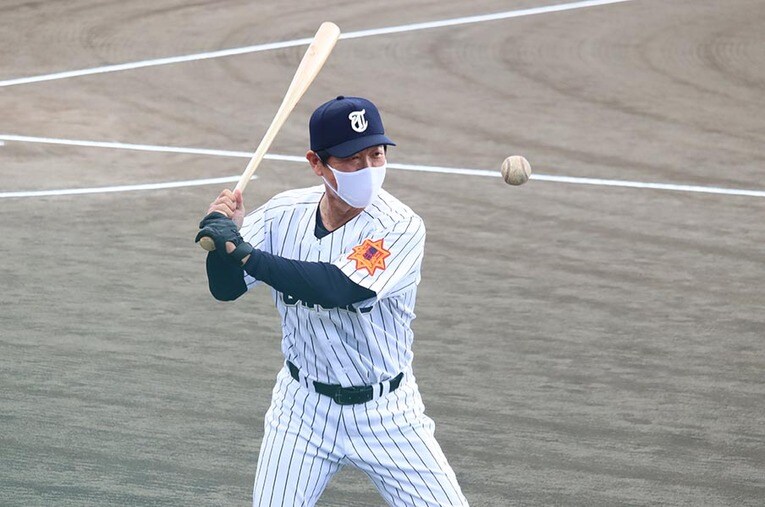 東北をセンバツ出場に導いた元巨人の佐藤洋監督　©Genki Taguchi