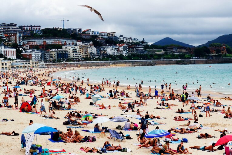 夏のサン・セバスチャンの美しい海岸