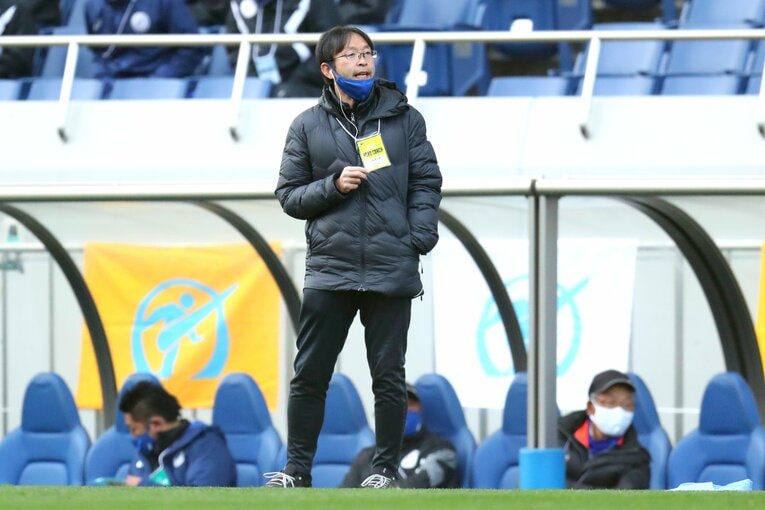 山梨学院・長谷川大監督　©︎Naoki Nishimura/AFLO SPORT