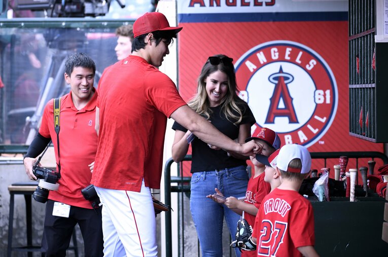 子どもたちに神対応の大谷　©Getty Images