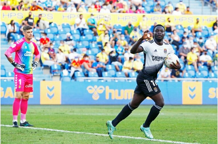 〈激写〉岡崎慎司35歳、スペイン2部から日本代表の救世主になれるか 「すごい良いヤツだよ」新天地でも愛される“侍魂”(32)