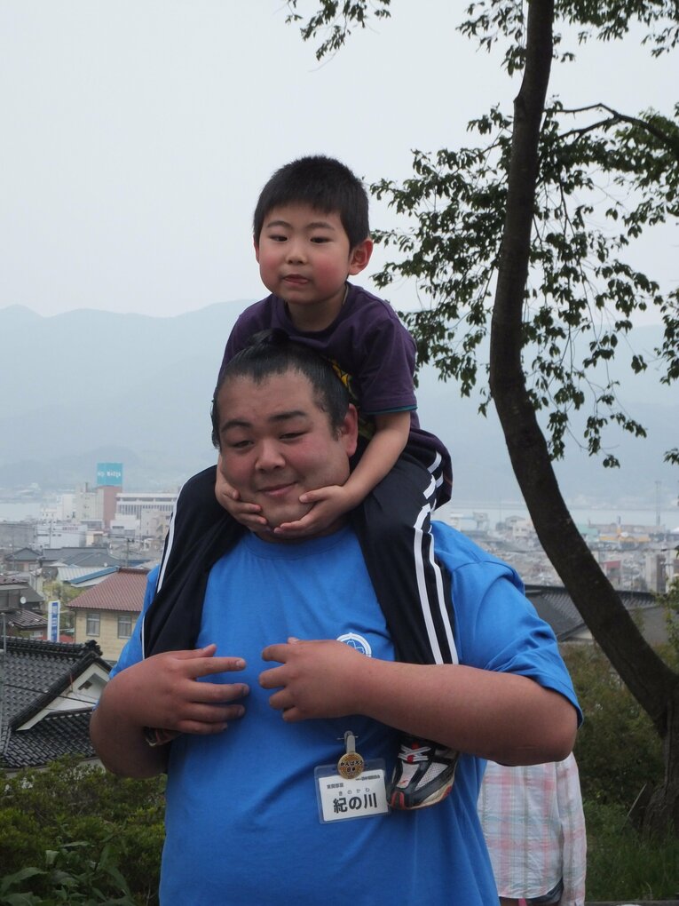 大相撲の“3.11”　被災地を訪れた力士たちの涙と誓い(33)