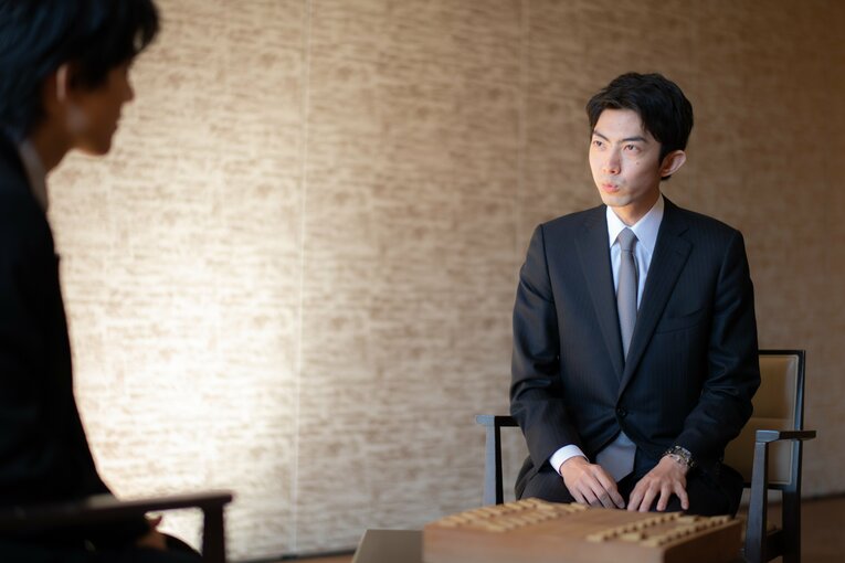 棋士の中村太地七段