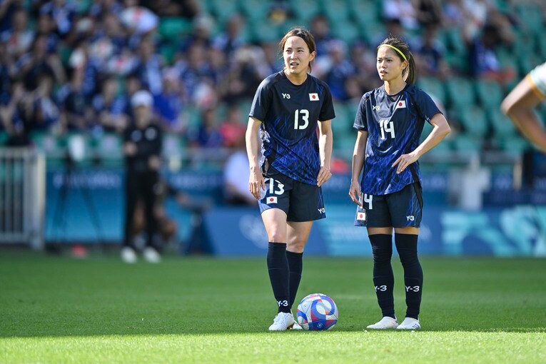 ナイジェリア戦、北川ひかるのFK弾のち長谷川らと大喜び（全6枚中の2枚目） ©Takuya Nakachi/JMPA