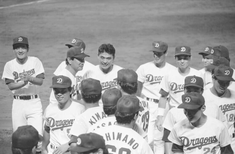 ノーヒットノーラン達成直後の近藤。横には監督・星野仙一の姿も　©JIJI PRESS