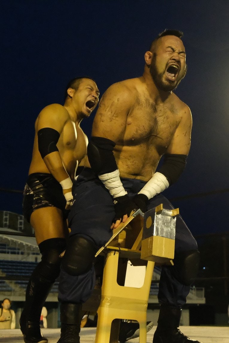 佐藤光留プロデュース『真夏の変態祭り』で諏訪魔に大仁田、鈴木みのるも大暴れ！ 灼熱の旧川崎球場で“1日6試合”の佐藤が感じたのは…？(15)