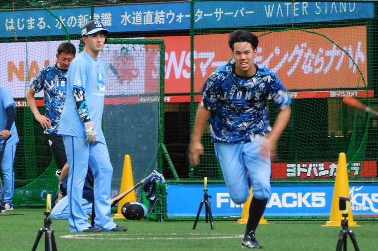 走塁練習する高松　©Number Web