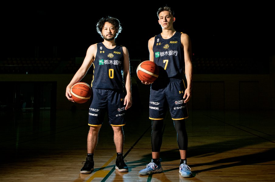 《Bリーグ開幕》ともに21歳で大決断。宇都宮の司令塔・田臥勇太&テーブス海は、なぜアメリカでの居場所を捨て日本に戻ったのか<Number Web> photograph by Shunsuke Mizukami