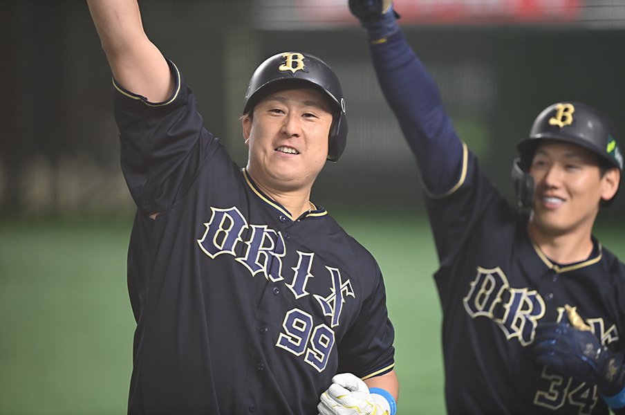 「あれ? 駅のポスターにラオウがいない」オリックス杉本裕太郎の活躍は“嬉しい誤算” 30歳の大ブレイクをみんなが喜ぶワケ<Number Web> photograph by Naoya Sanuki