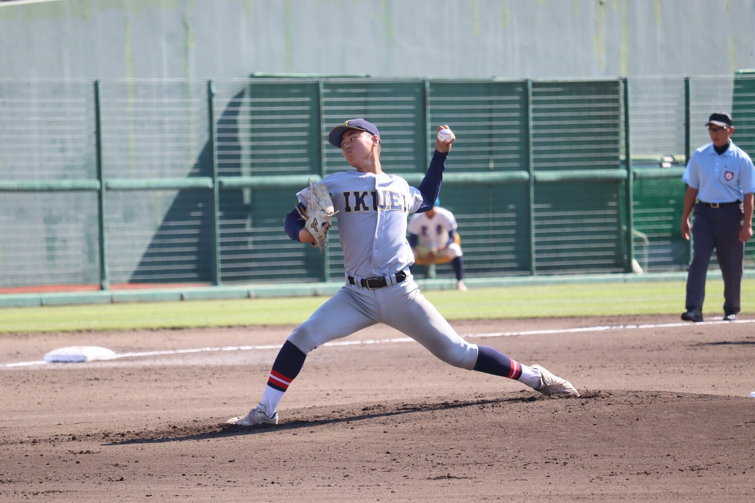 急成長を見せる1年生サウスポーの井須　©Genki Takguchi