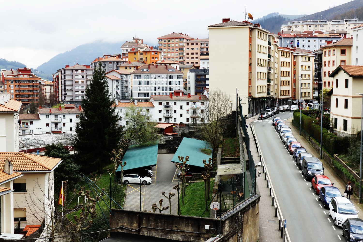 小さな町のエイバルだが、素敵なヨーロッパの街並みだ©Daisuke Nakashima