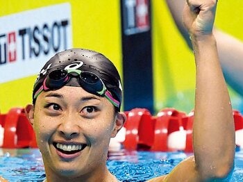 鈴木聡美がこの夏果たした より強く 美しい 完全復活 何が6年ぶりの表彰台をもたらしたか 競泳 Number Web ナンバー