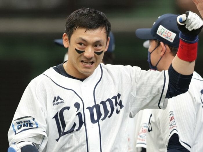 「今だから言えますけど」炭谷銀仁朗が語る栗山巧との21年…FA権行使の相談に「お前、ほんとにそれでええんか？」「常に相談したい人は栗山さんでした」＜Number Web＞ photograph by SANKEI SHIMBUN