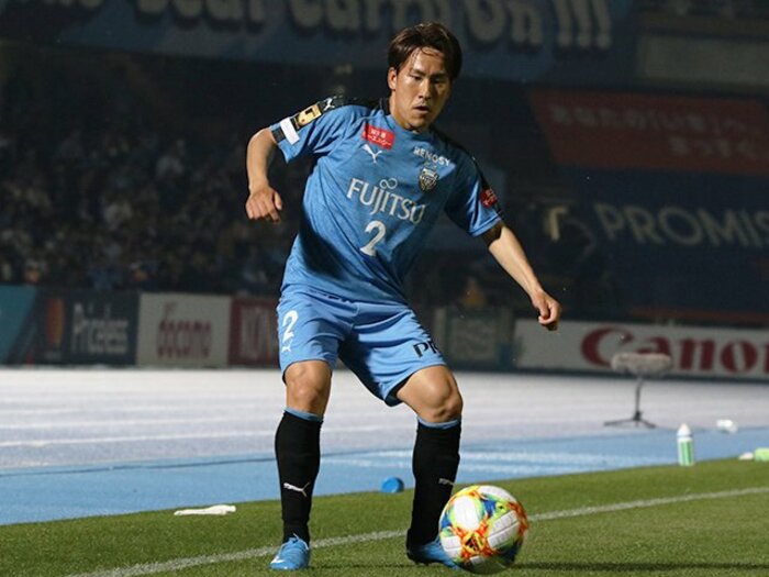 ドリブラー少年は黒子に徹していた。川崎DF登里が口にした結果への執着。＜Number Web＞ photograph by Takahito Ando