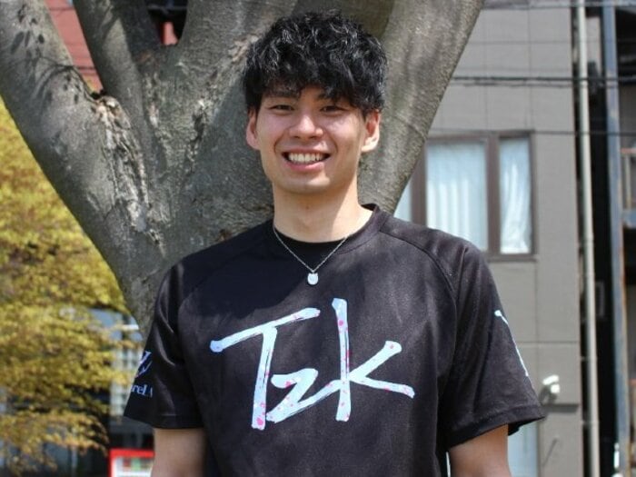 歩くことさえできなかった少年がVリーガーになるまで「人生はきっかけ次第で好転する」…春高で輝く柳田将洋のプレーに憧れて<Number Web> photograph by Yu Takagi