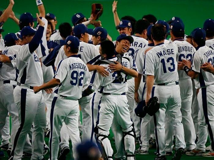 山井→岩瀬、13年前“消えた完全試合”の夜　日ハム側の証言「完敗したのに、なぜかどんちゃん騒ぎだった」＜Number Web＞ photograph by BUNGEISHUNJU