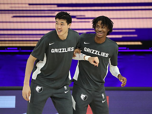 渡邊雄太の成長と見習うべき選手。来季契約の行方、コーチ陣の評価は