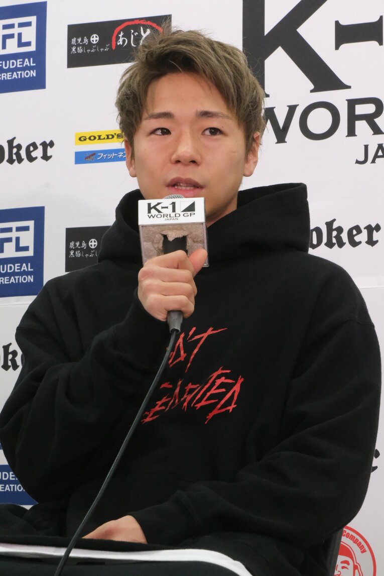 軍司の力を認めつつ、現在はサウスポー対策をしていたことを語った武尊　©Norihiro Hashimoto