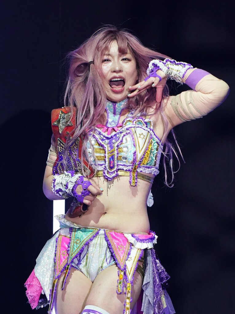 上谷沙弥と対戦した赤いベルトの女王・中野たむ