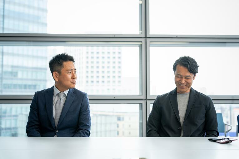 特等席で箱根駅伝を見続ける日本テレビ平川アナウンサーと蛯原アナウンサー。彼らが伝えたい、箱根駅伝中継の面白さと第101回大会の展望(2)