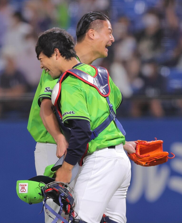 感極まる高岸に、キャッチャーを務めた前田も涙ぐんでいた