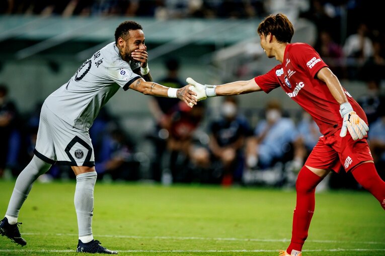 日本ツアーでのネイマール　©Sports Graphic Number