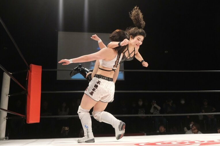 「圧倒される肉体美」を目指す新人女子プロレスラー…コンテストにも出場するZONESが語る“理想像”「実は体重が10kg減ったんです」(56)