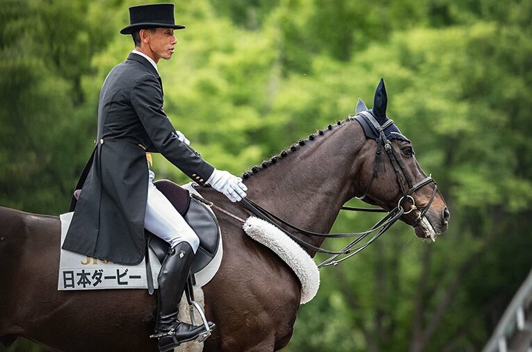 「日本ダービー」のゼッケンを12年ぶりにまとったサクセスブロッケン。 ／ photograph by Ryosuke KAJI