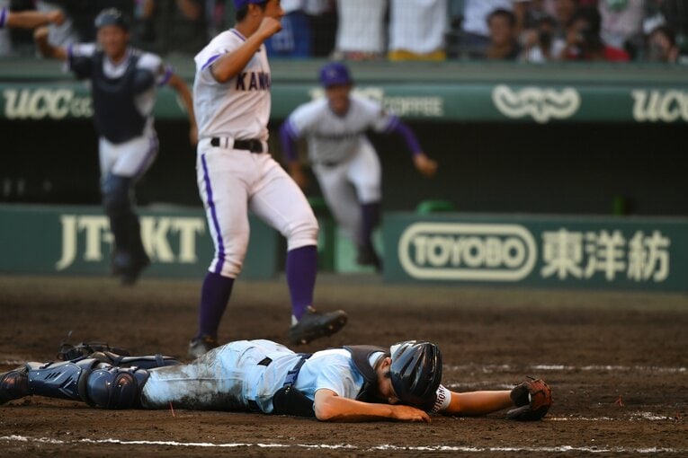 【コマ送りで見る】第100回大会、語り継がれる甲子園の名場面「９回無死満塁から２ランスクイズの決定的瞬間を振り返る　©Hideki Sugiyama