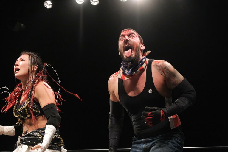 元パティシエが蛍光灯で殴り合い…“デスマッチアマゾネス”山下りなの媚びない魅力「犯罪以外なら何してもいい」 米国で男子相手に王座獲得(93)