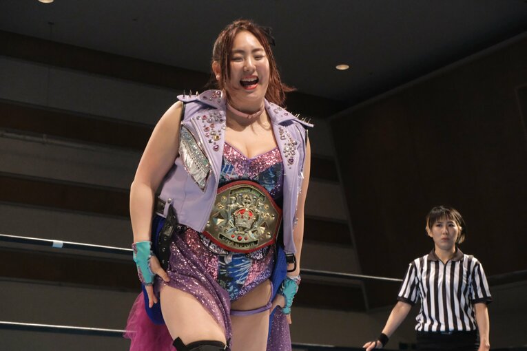 「やせたら可愛いのに」世間の声との闘い…“プラスサイズモデル”も務める女子レスラー・まなせゆうなの思い「ありのままの自分を愛せばいい」(25)