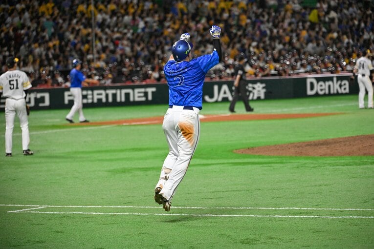 日本シリーズ第5戦、4回に牧秀悟の一発が飛び出す　©︎Nanae Suzuki