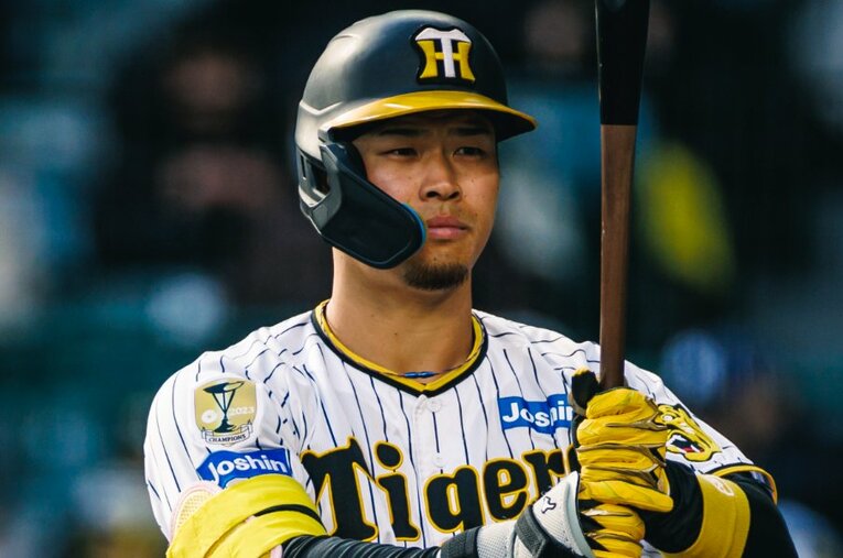 中軸として期待されながら5月15日に登録抹消となった佐藤輝明。苦戦が続いた5月前半を短歌とともに振り返る ／ photograph by Kiichi Matsumoto